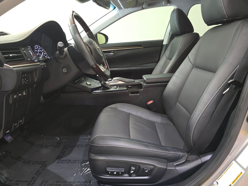 Thumbnail: 2016 Lexus ES - 11