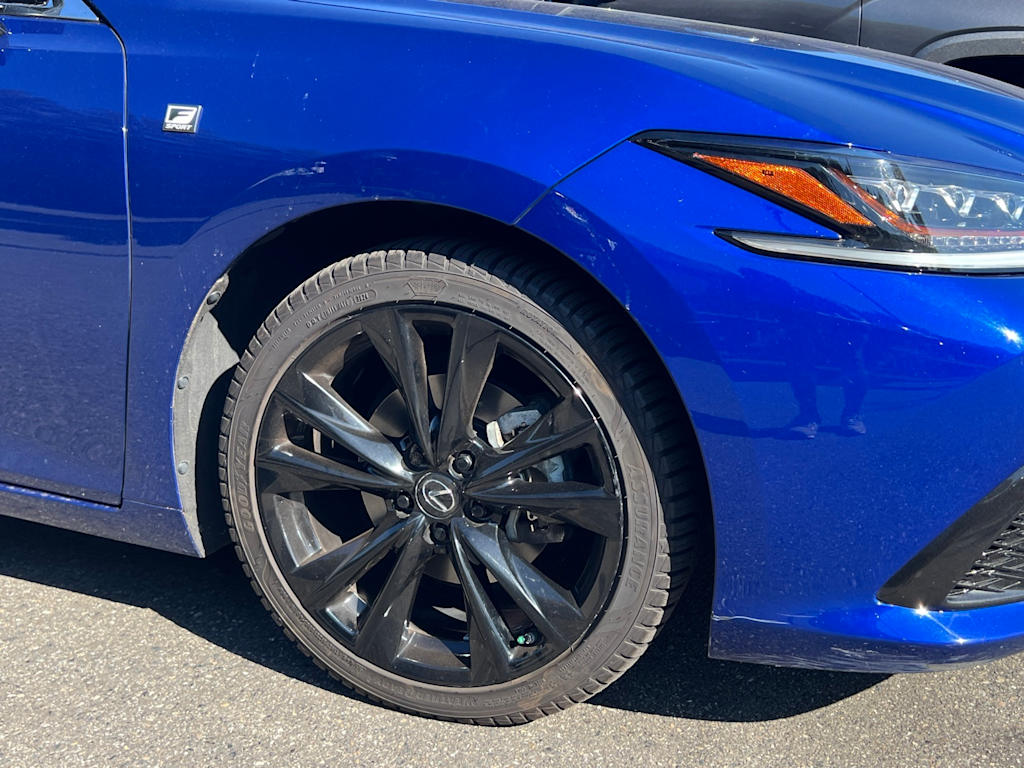 Thumbnail: 2021 Lexus ES - 6