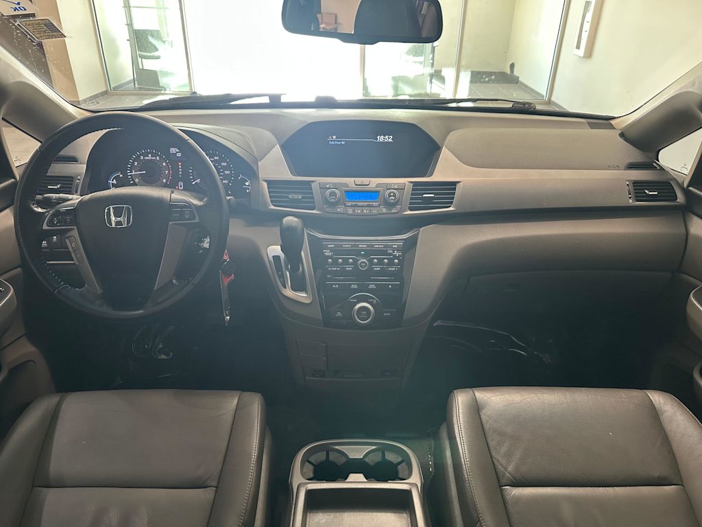 Thumbnail: 2013 Honda Odyssey - 10