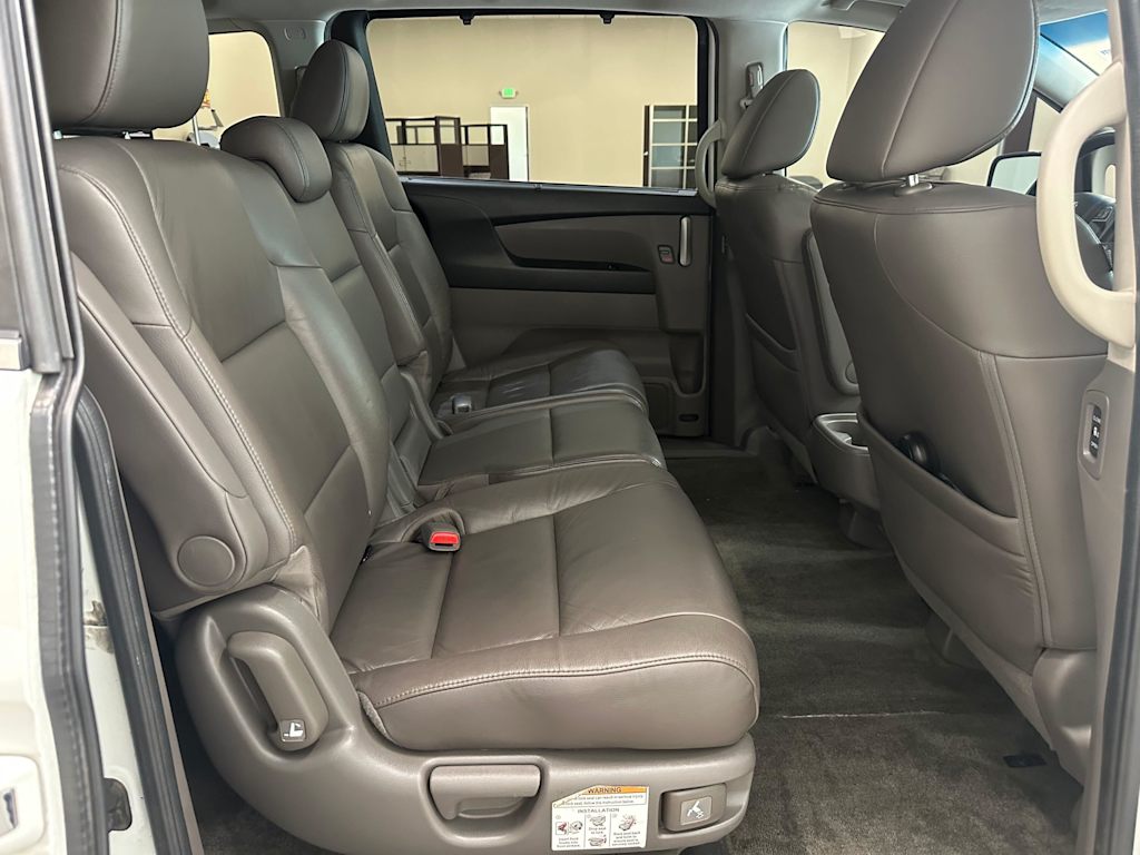 Thumbnail: 2013 Honda Odyssey - 29