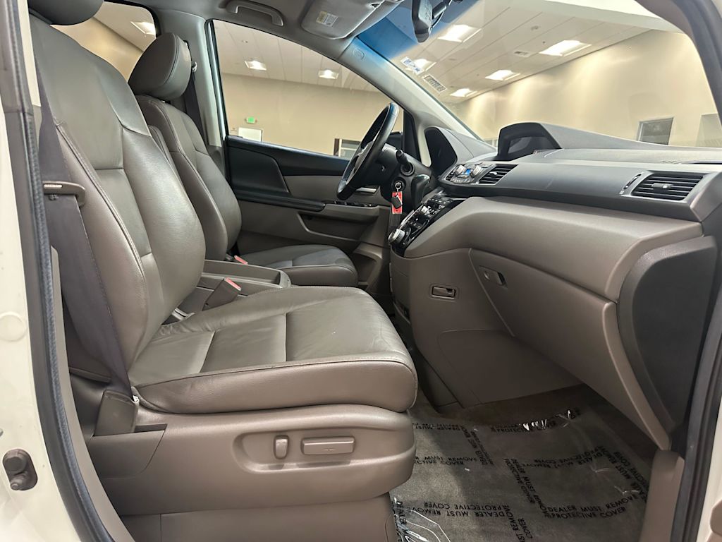 Thumbnail: 2013 Honda Odyssey - 12