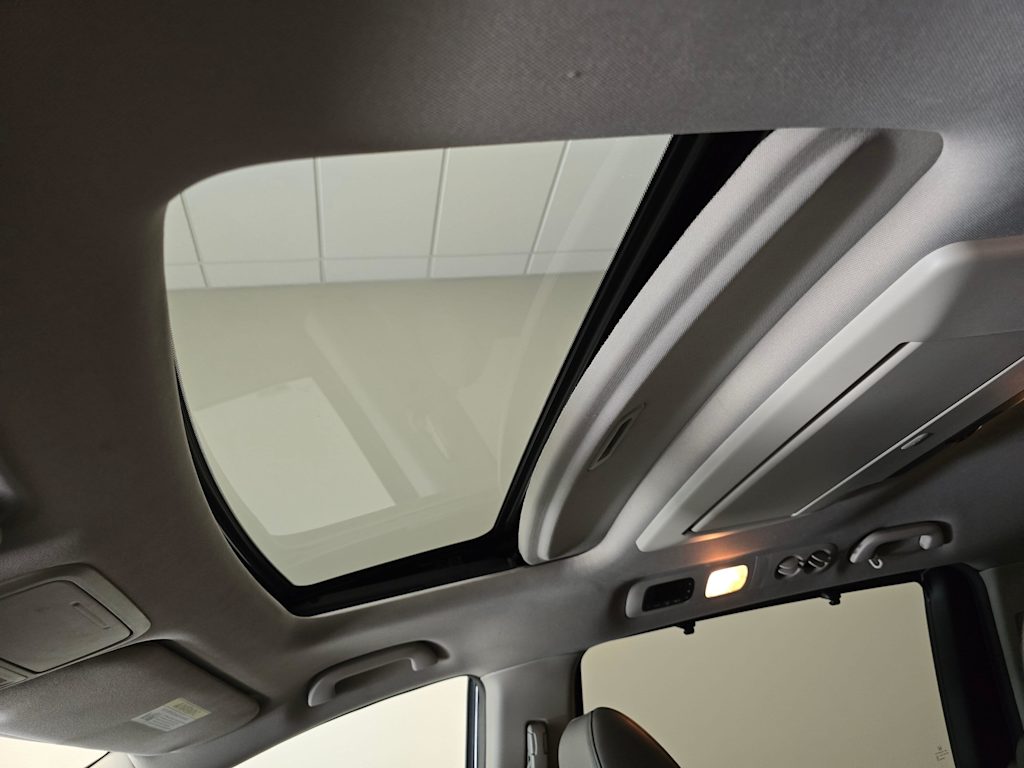 Thumbnail: 2014 Honda Odyssey - 26