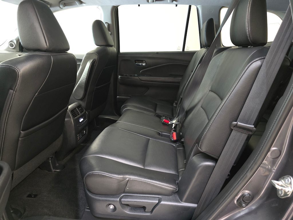 Thumbnail: 2017 Honda Pilot - 13