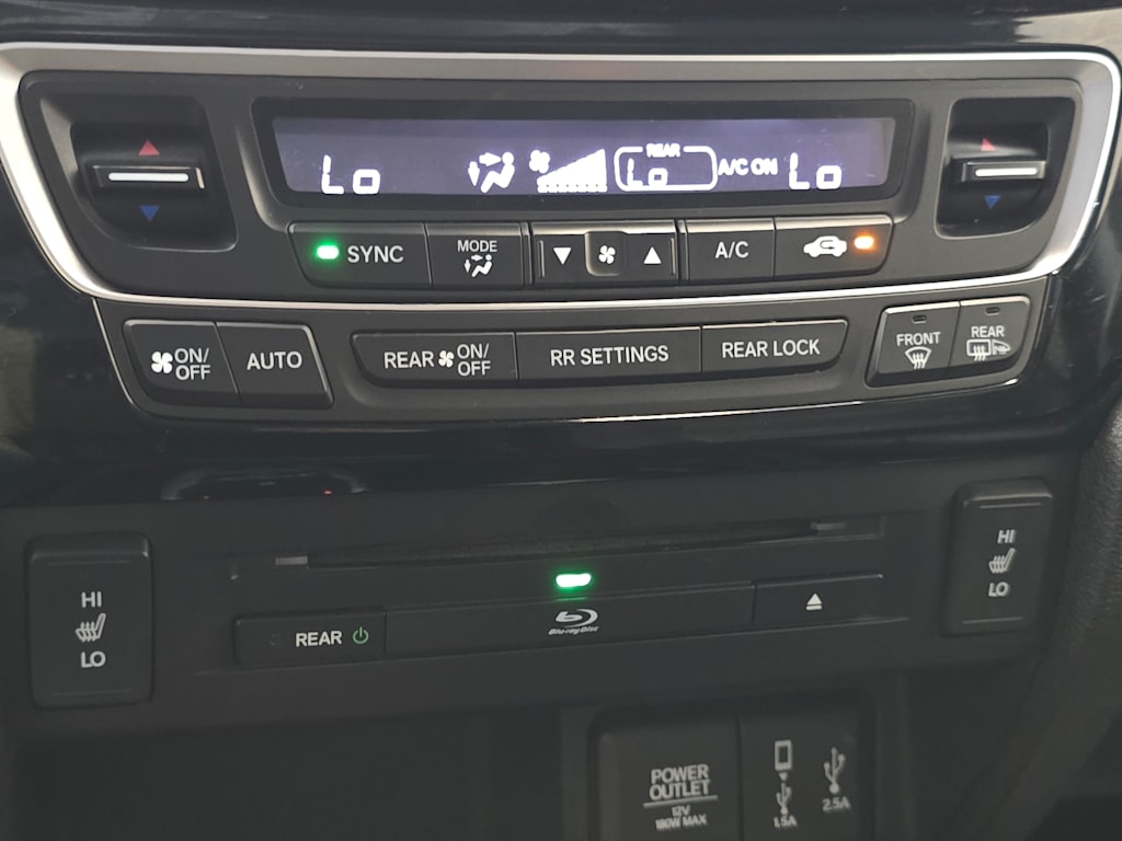 Thumbnail: 2017 Honda Pilot - 25