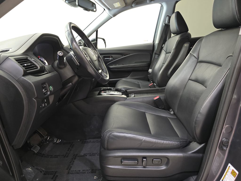 Thumbnail: 2017 Honda Pilot - 11