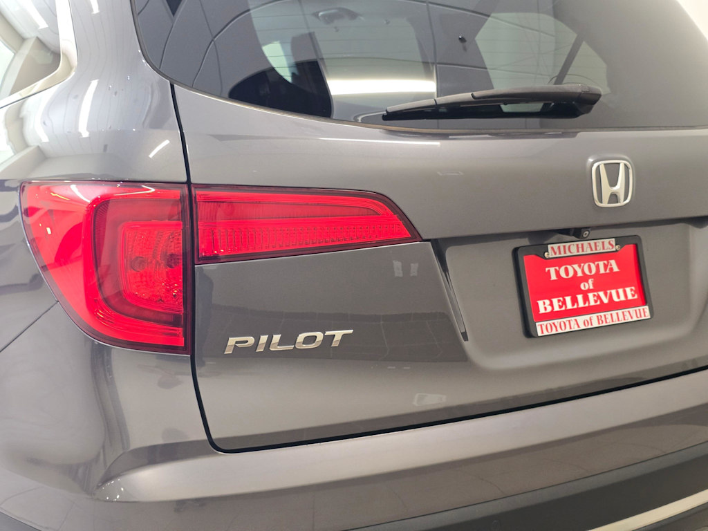 Thumbnail: 2017 Honda Pilot - 22