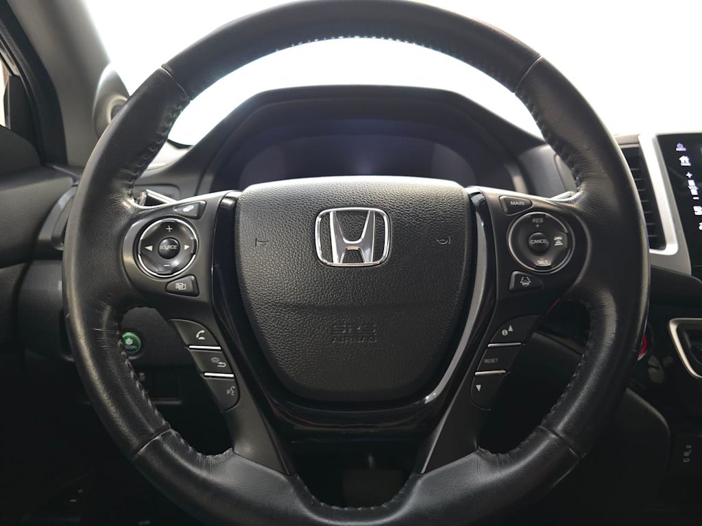 Thumbnail: 2017 Honda Pilot - 14