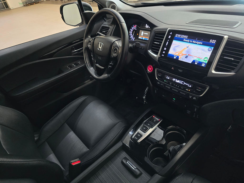 Thumbnail: 2017 Honda Pilot - 15