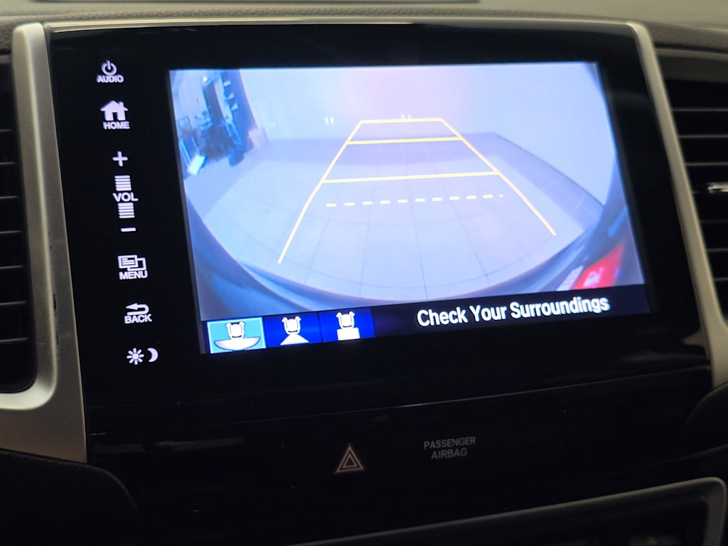 Thumbnail: 2017 Honda Pilot - 16