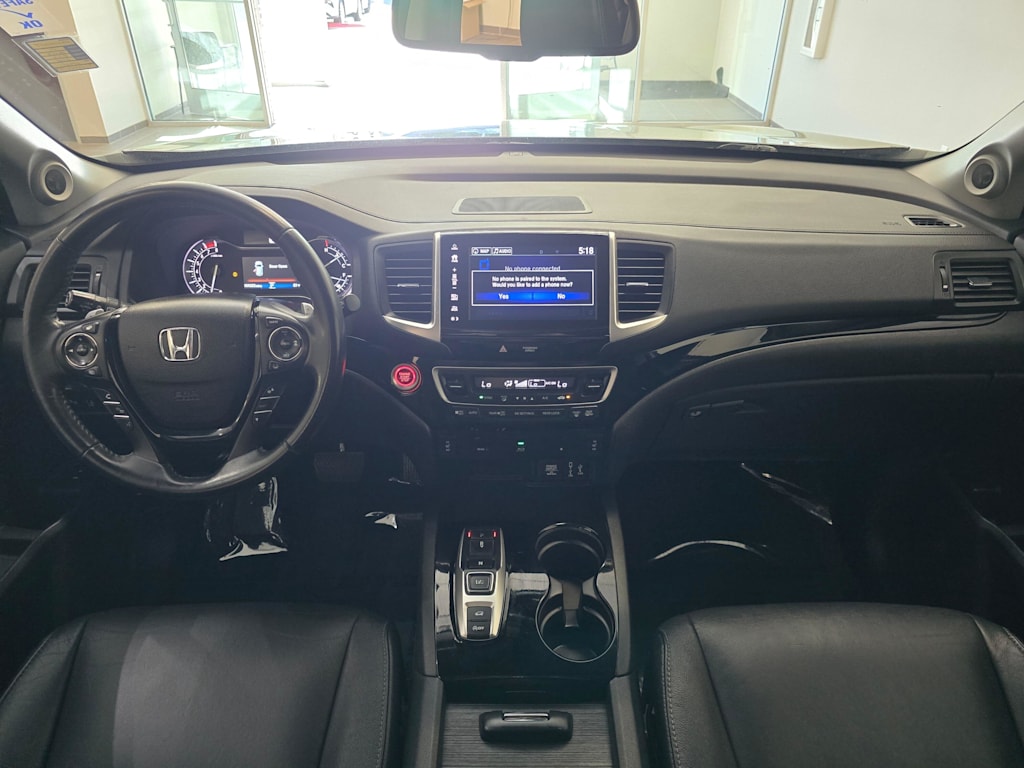 Thumbnail: 2017 Honda Pilot - 10