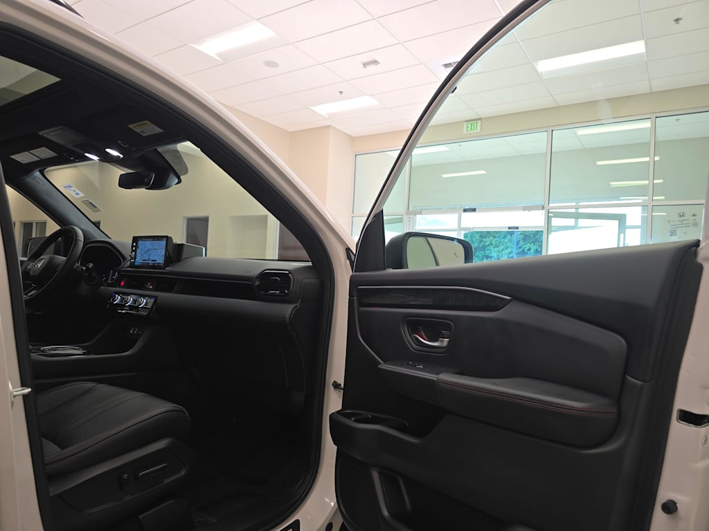 Thumbnail: 2025 Honda Pilot - 33