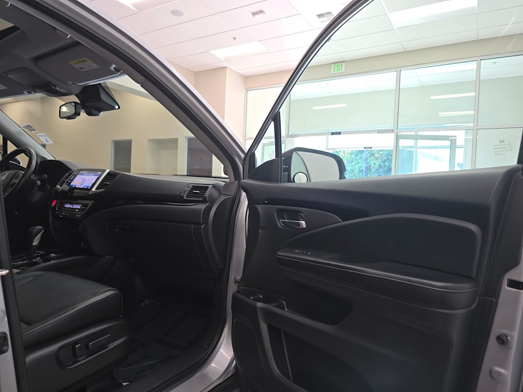 Thumbnail: 2019 Honda Ridgeline - 31