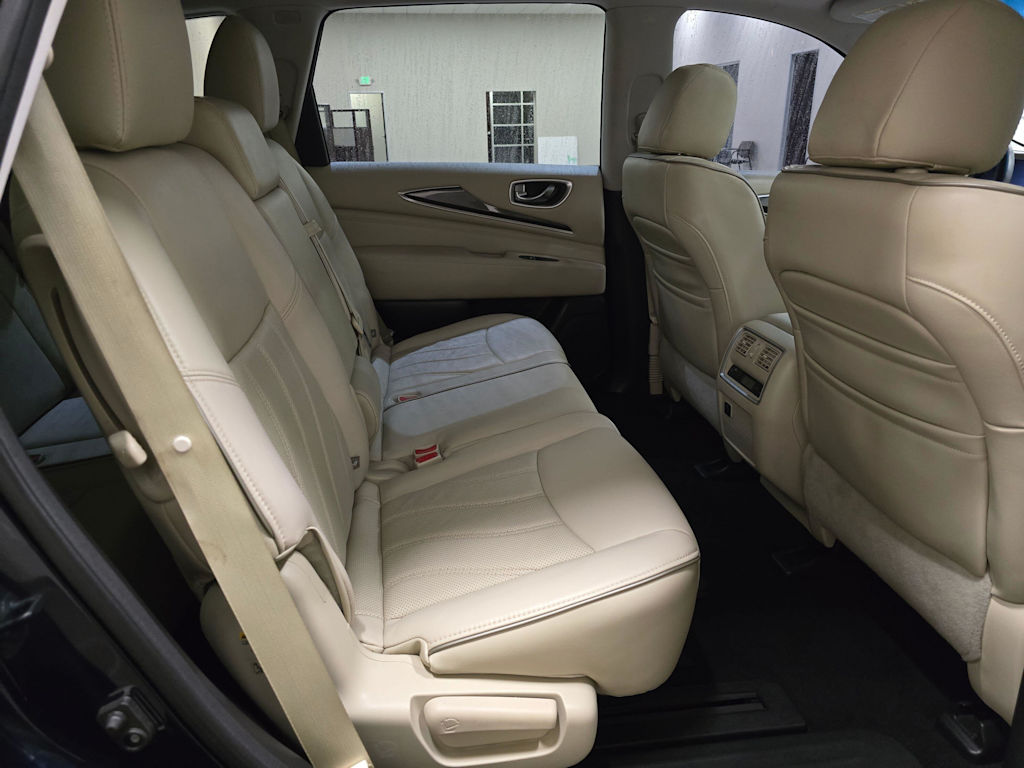 Thumbnail: 2016 INFINITI QX60 - 32