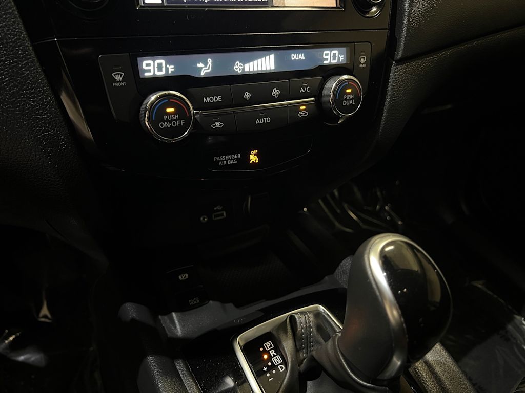 Thumbnail: 2020 Nissan Rogue - 26