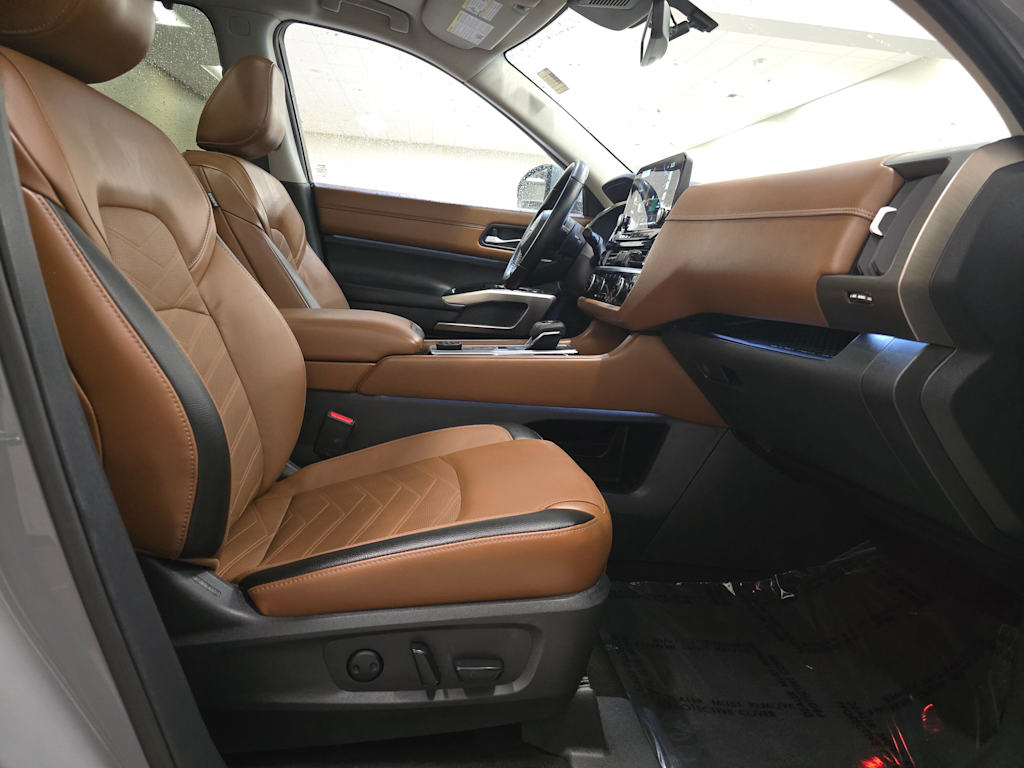 Thumbnail: 2023 Nissan Pathfinder - 12