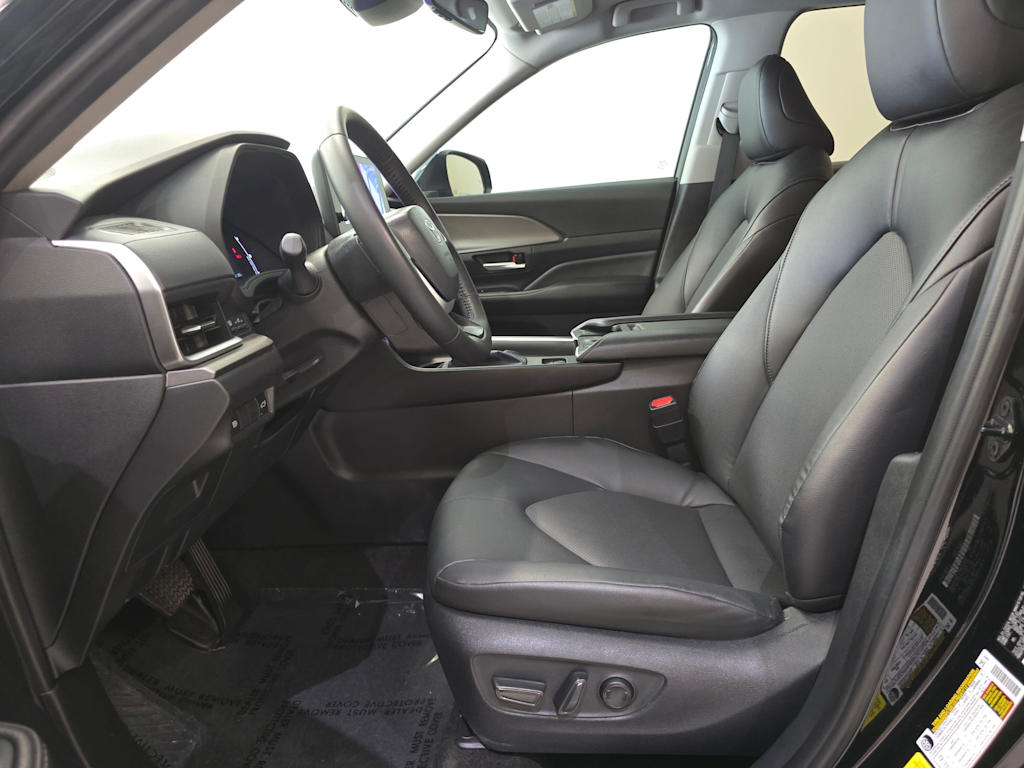Thumbnail: 2026 Toyota Grand Highlander - 11