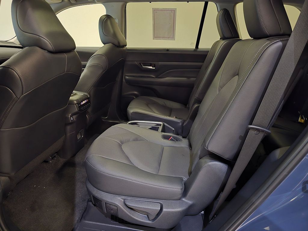 Thumbnail: 2026 Toyota Grand Highlander - 13