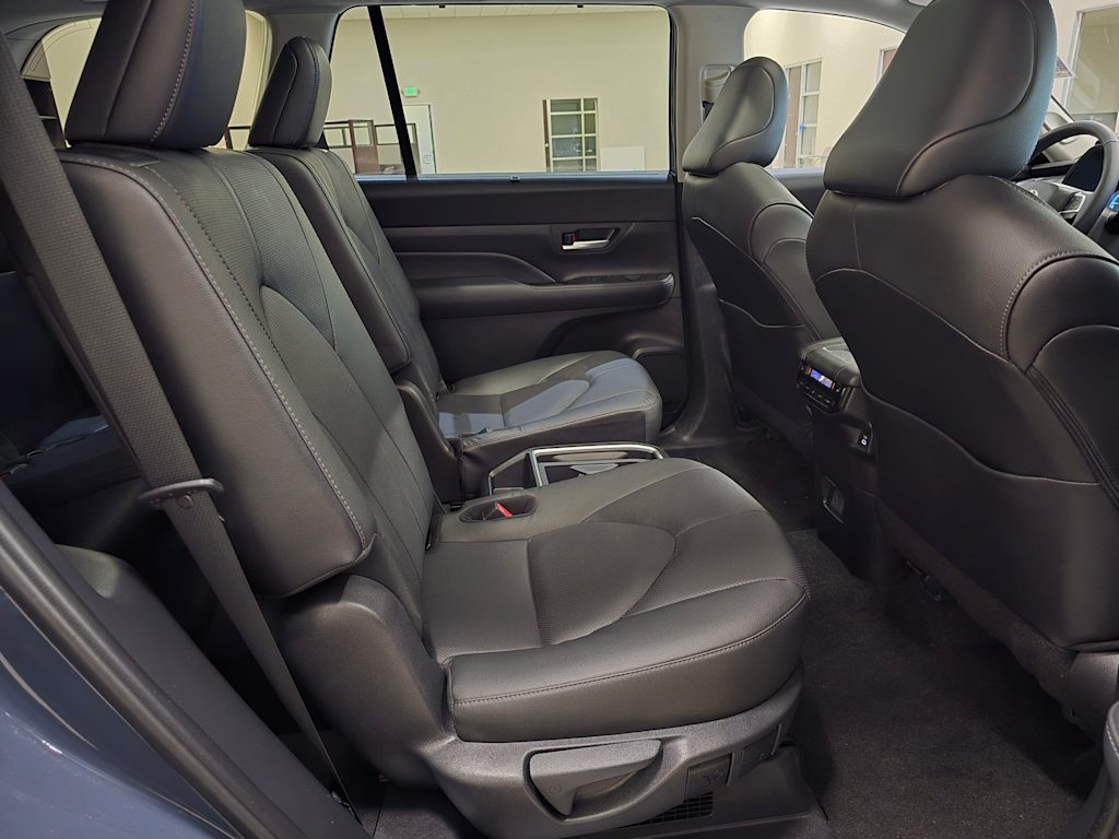 Thumbnail: 2026 Toyota Grand Highlander - 30