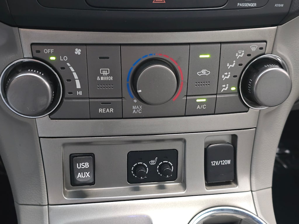 Thumbnail: 2012 Toyota Highlander - 23