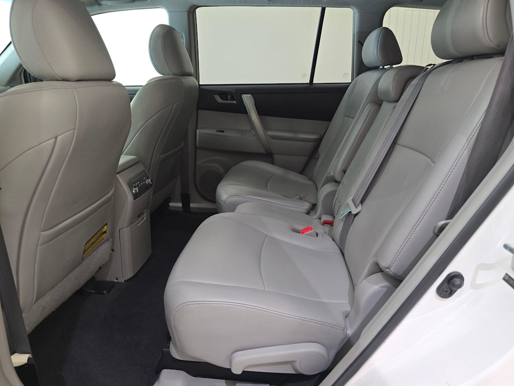 Thumbnail: 2012 Toyota Highlander - 12