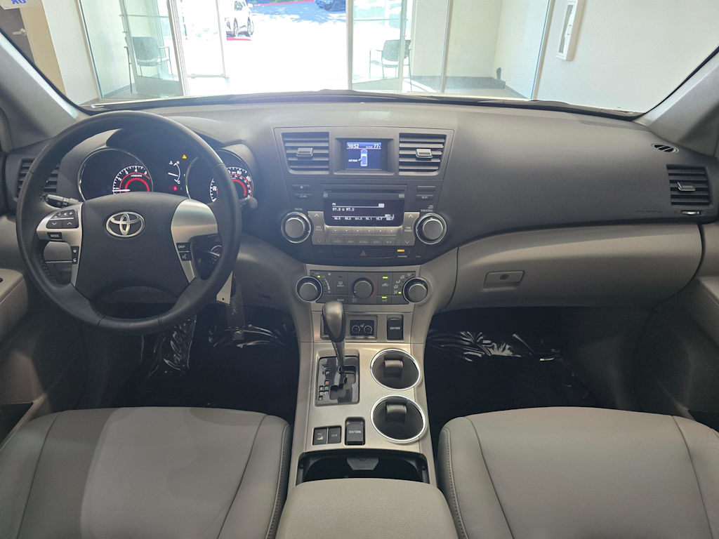 Thumbnail: 2012 Toyota Highlander - 9