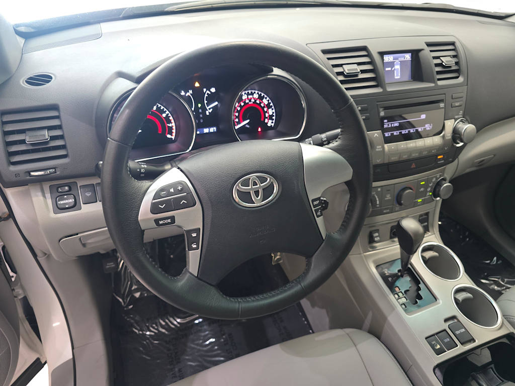 Thumbnail: 2012 Toyota Highlander - 2