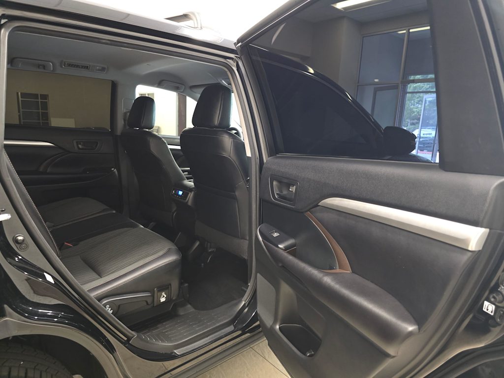 Thumbnail: 2016 Toyota Highlander - 29