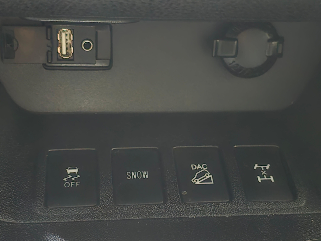 Thumbnail: 2016 Toyota Highlander - 23