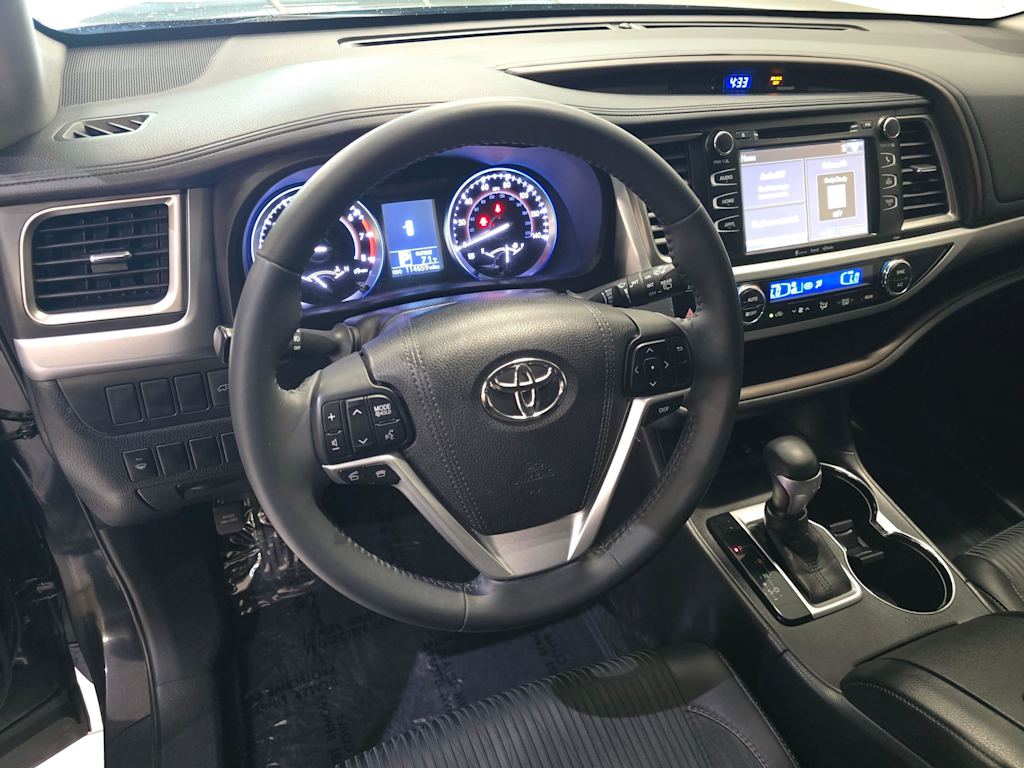 Thumbnail: 2016 Toyota Highlander - 2