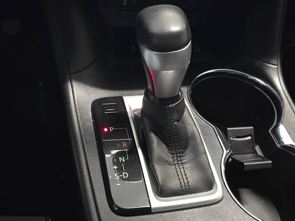 Thumbnail: 2016 Toyota Highlander - 16
