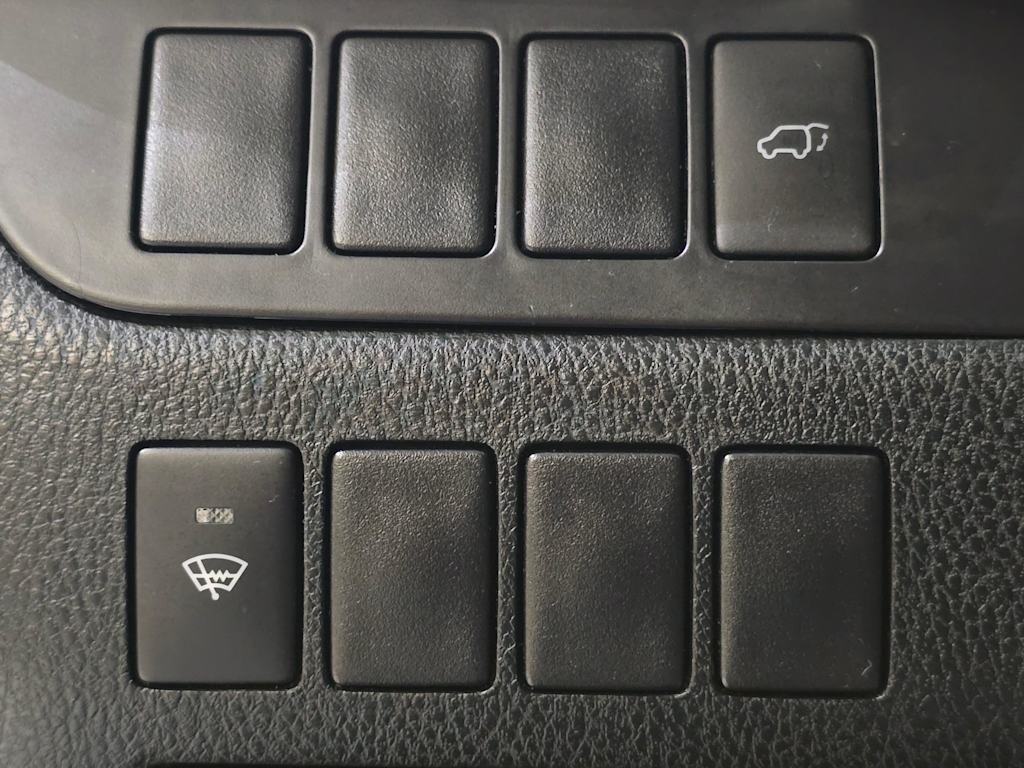 Thumbnail: 2016 Toyota Highlander - 24