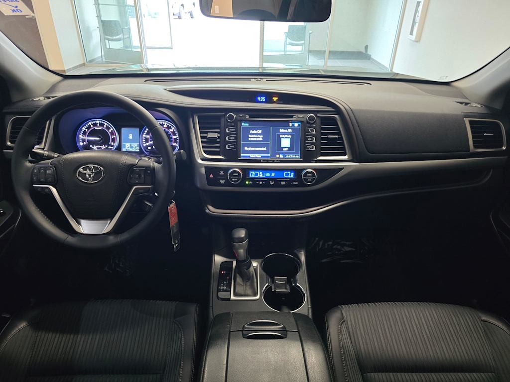 Thumbnail: 2016 Toyota Highlander - 9