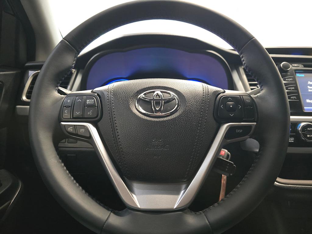 Thumbnail: 2016 Toyota Highlander - 13