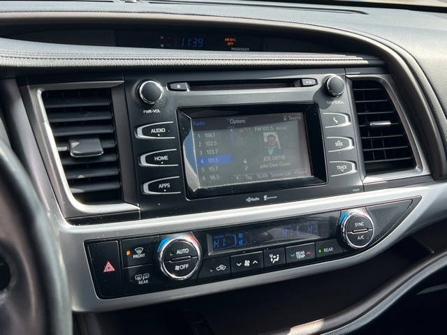 2015 Toyota Highlander LE 15