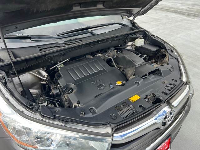 2015 Toyota Highlander LE 9