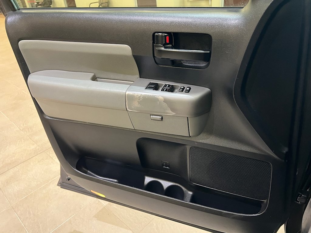 Thumbnail: 2018 Toyota Sequoia - 23