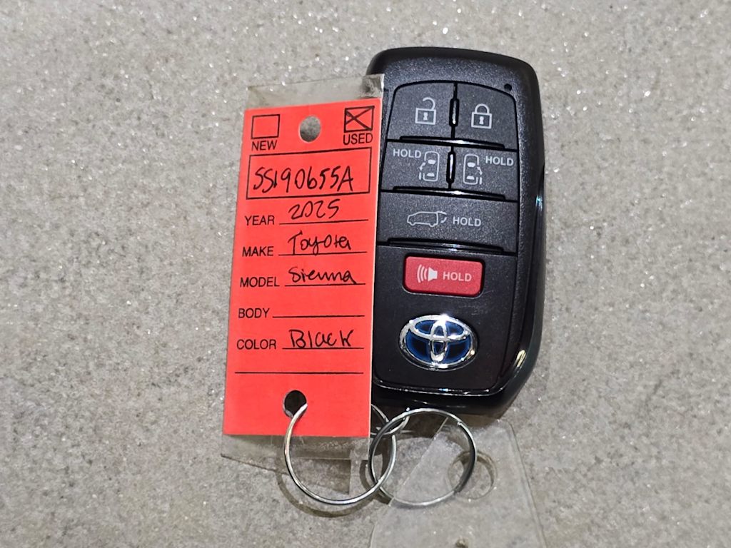 Thumbnail: 2025 Toyota Sienna - 20