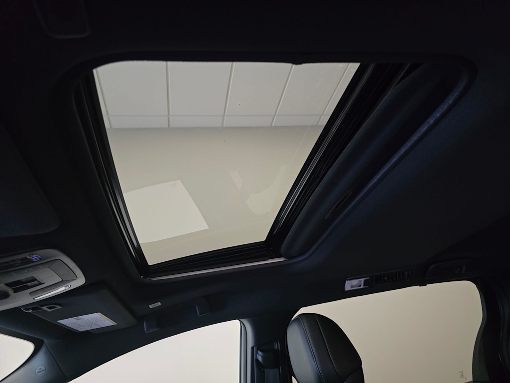 Thumbnail: 2025 Toyota Sienna - 28