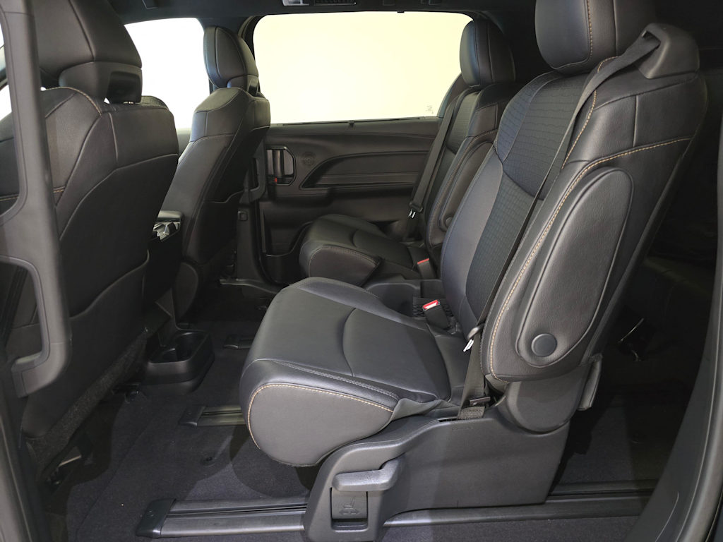 Thumbnail: 2025 Toyota Sienna - 13