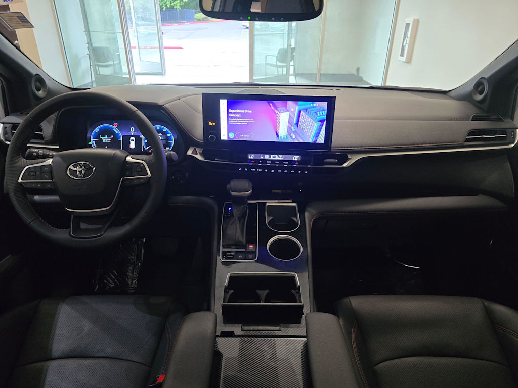 Thumbnail: 2025 Toyota Sienna - 10