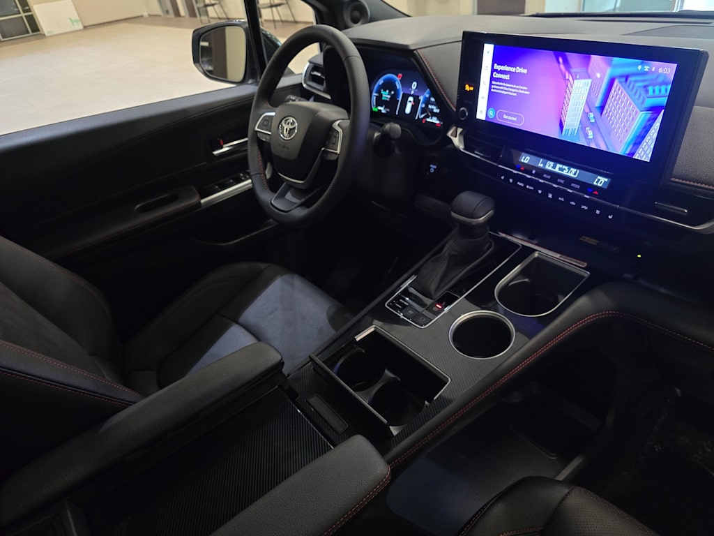 Thumbnail: 2025 Toyota Sienna - 31