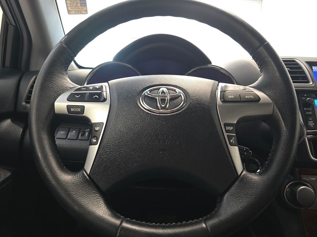 Thumbnail: 2013 Toyota Highlander - 13