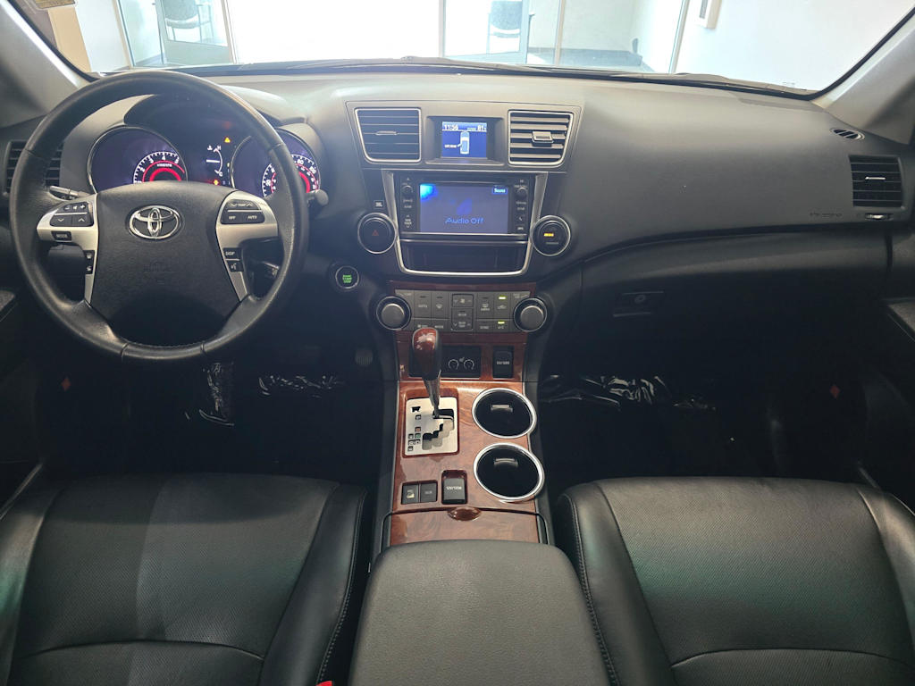 Thumbnail: 2013 Toyota Highlander - 9
