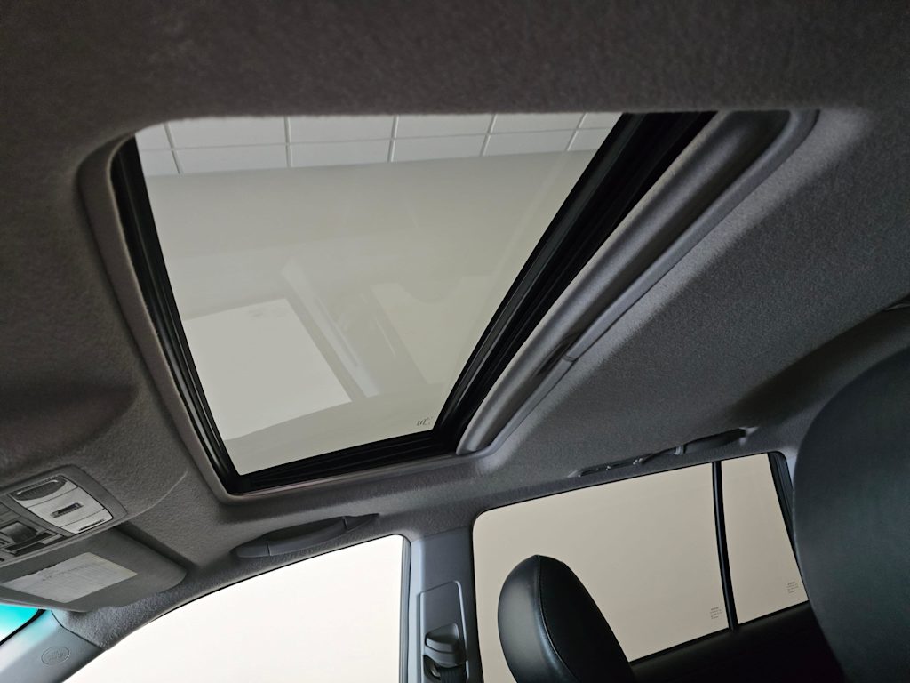 Thumbnail: 2013 Toyota Highlander - 28