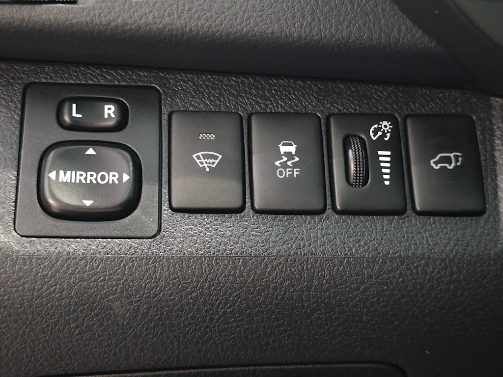 Thumbnail: 2013 Toyota Highlander - 26