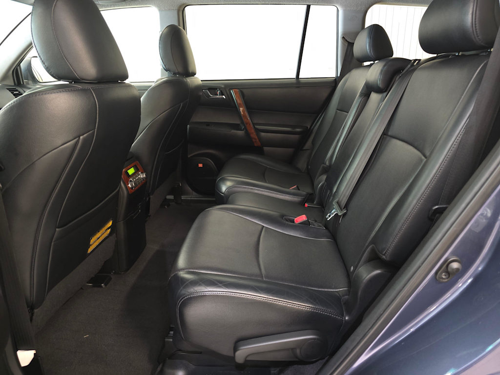 Thumbnail: 2013 Toyota Highlander - 12