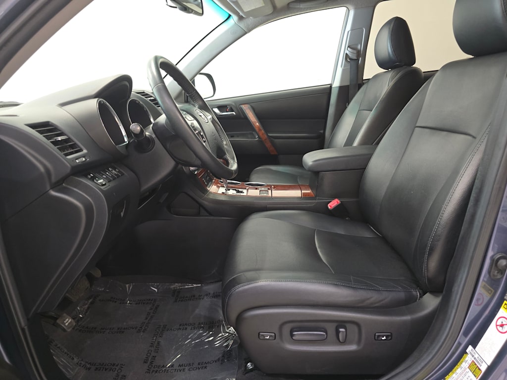 Thumbnail: 2013 Toyota Highlander - 10