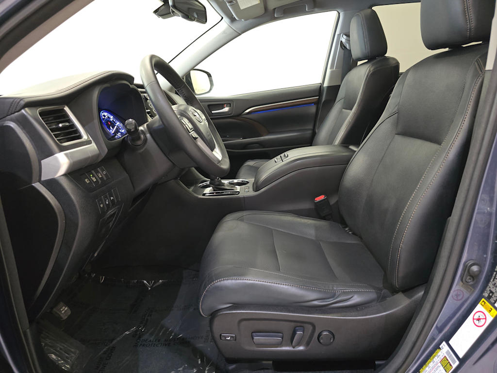 Thumbnail: 2015 Toyota Highlander - 10