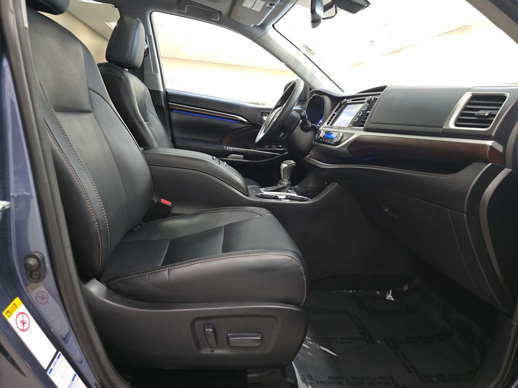 Thumbnail: 2015 Toyota Highlander - 11