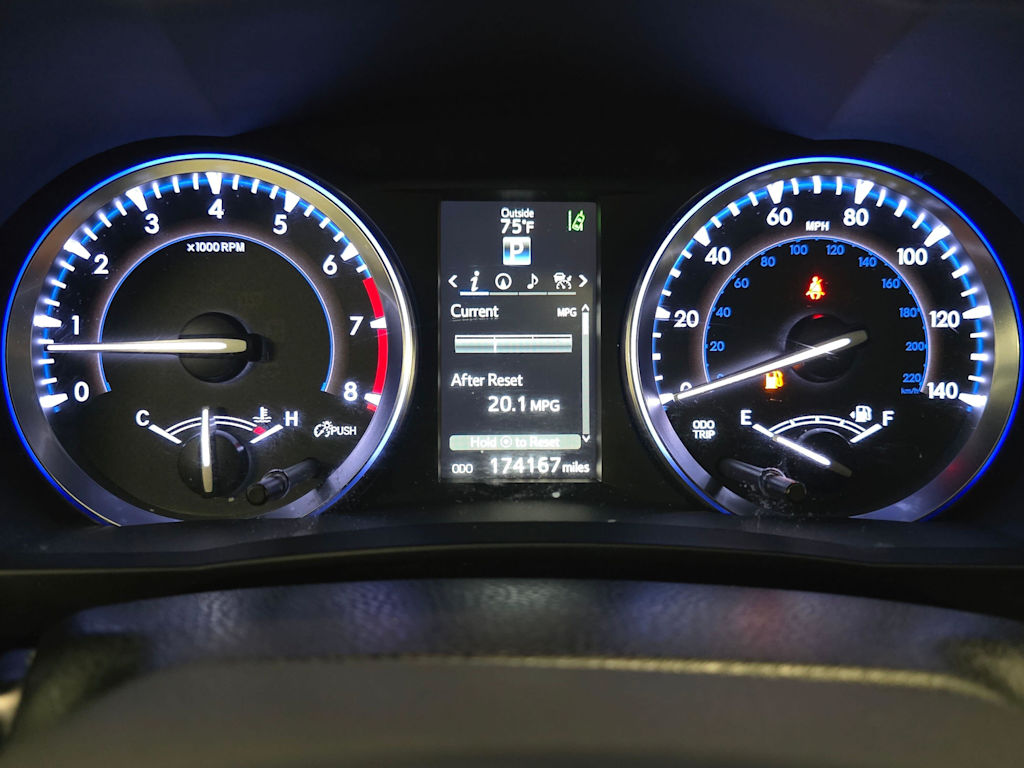 Thumbnail: 2015 Toyota Highlander - 17